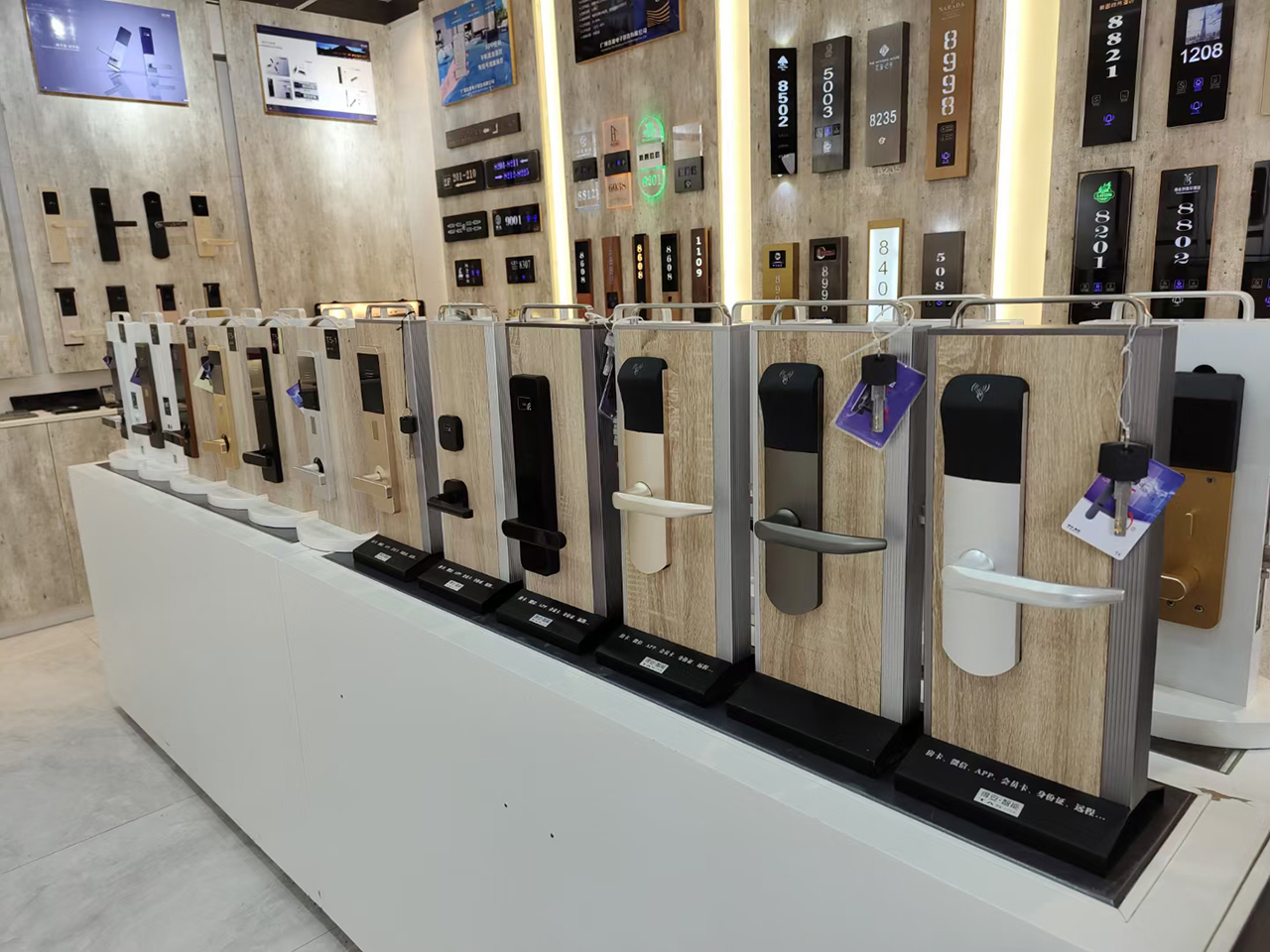 酒店房卡,门卡,酒店门锁维修售后,酒店锁,门锁注册,门锁发卡器